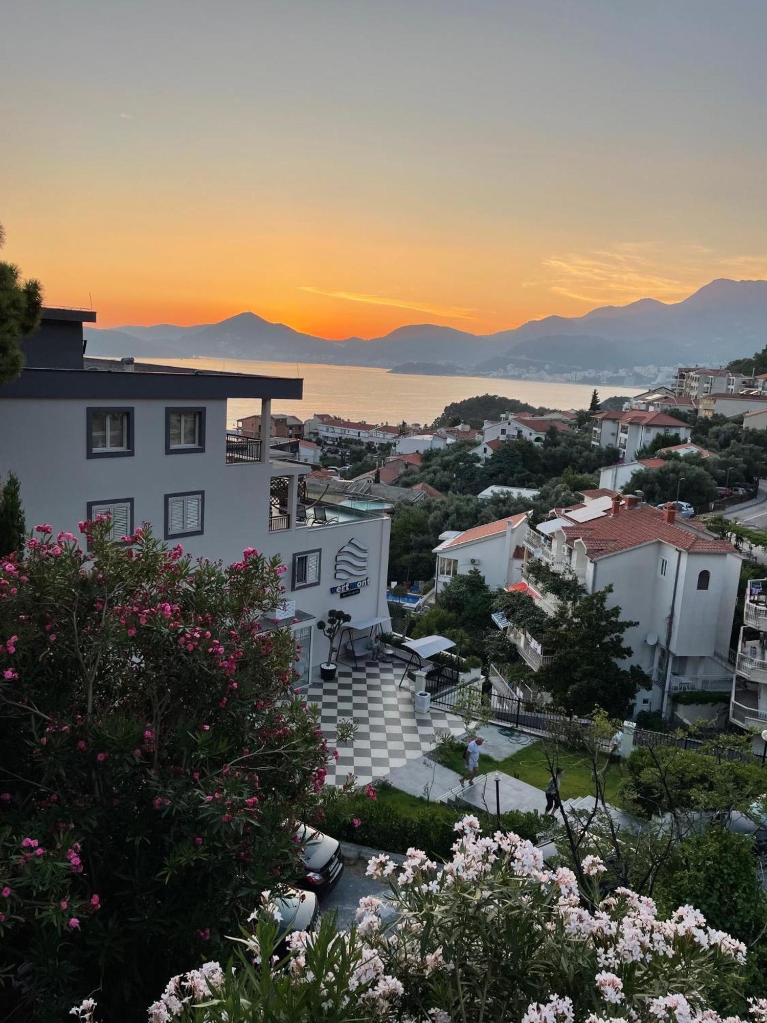 Apartments Sana Sveti Stefan Buitenkant foto