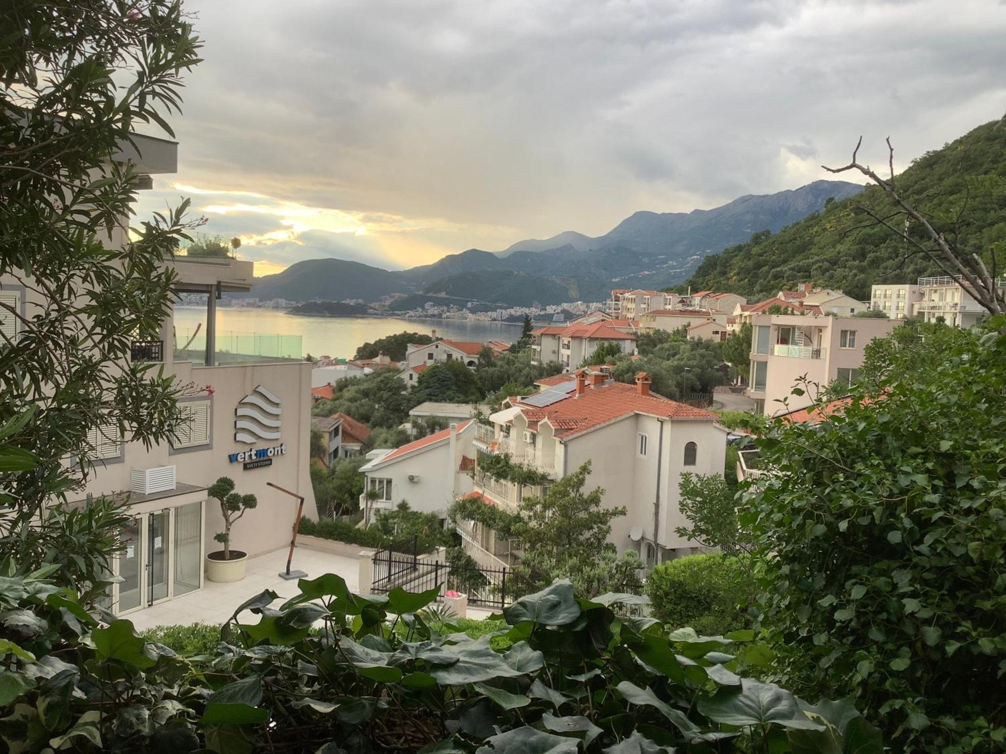 Apartments Sana Sveti Stefan Buitenkant foto